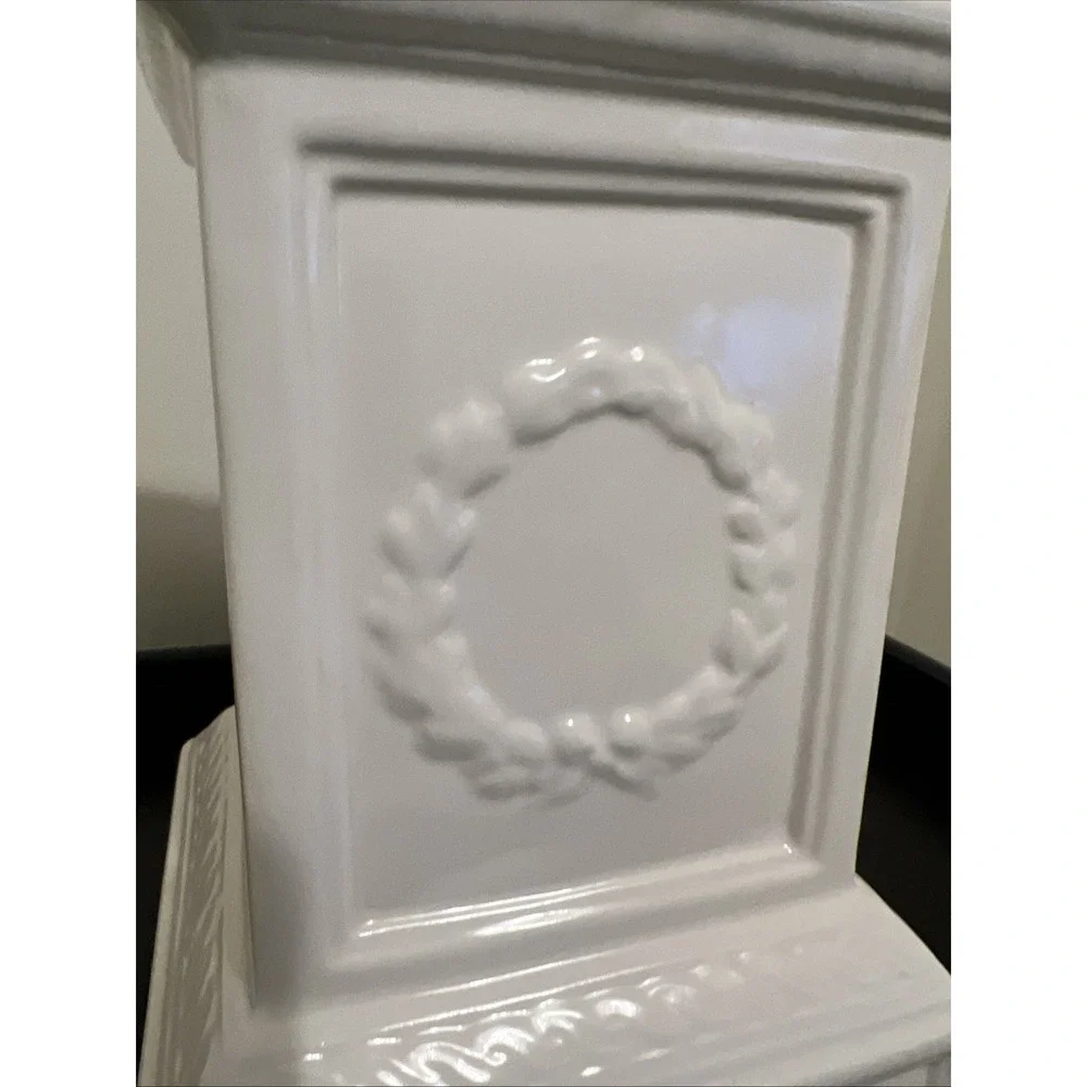 Vintage White Ceramics Bombay Pedestal Planter Stand Embossed Holiday Wreath 8